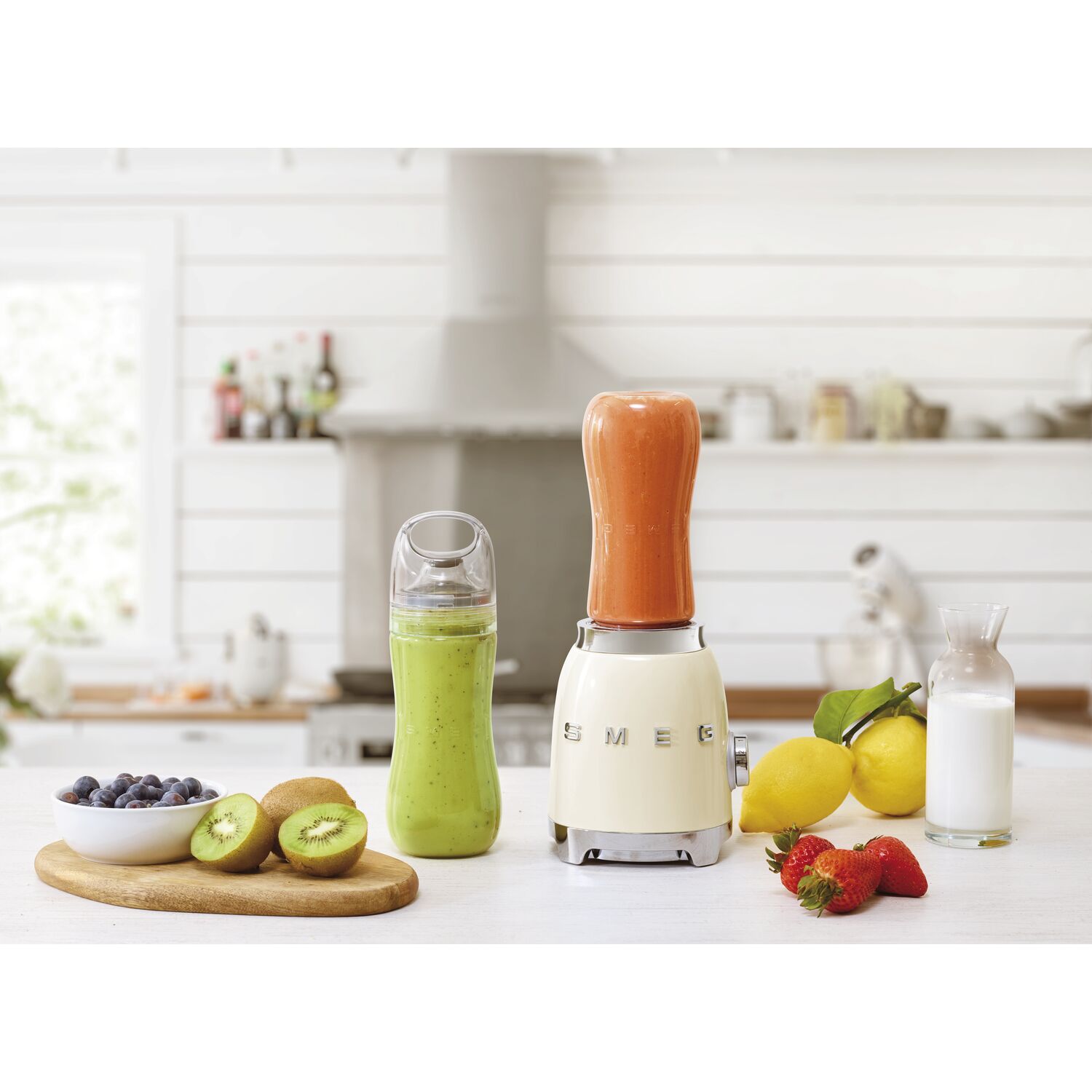 smeg-personal-blender-pbf01creu-creme