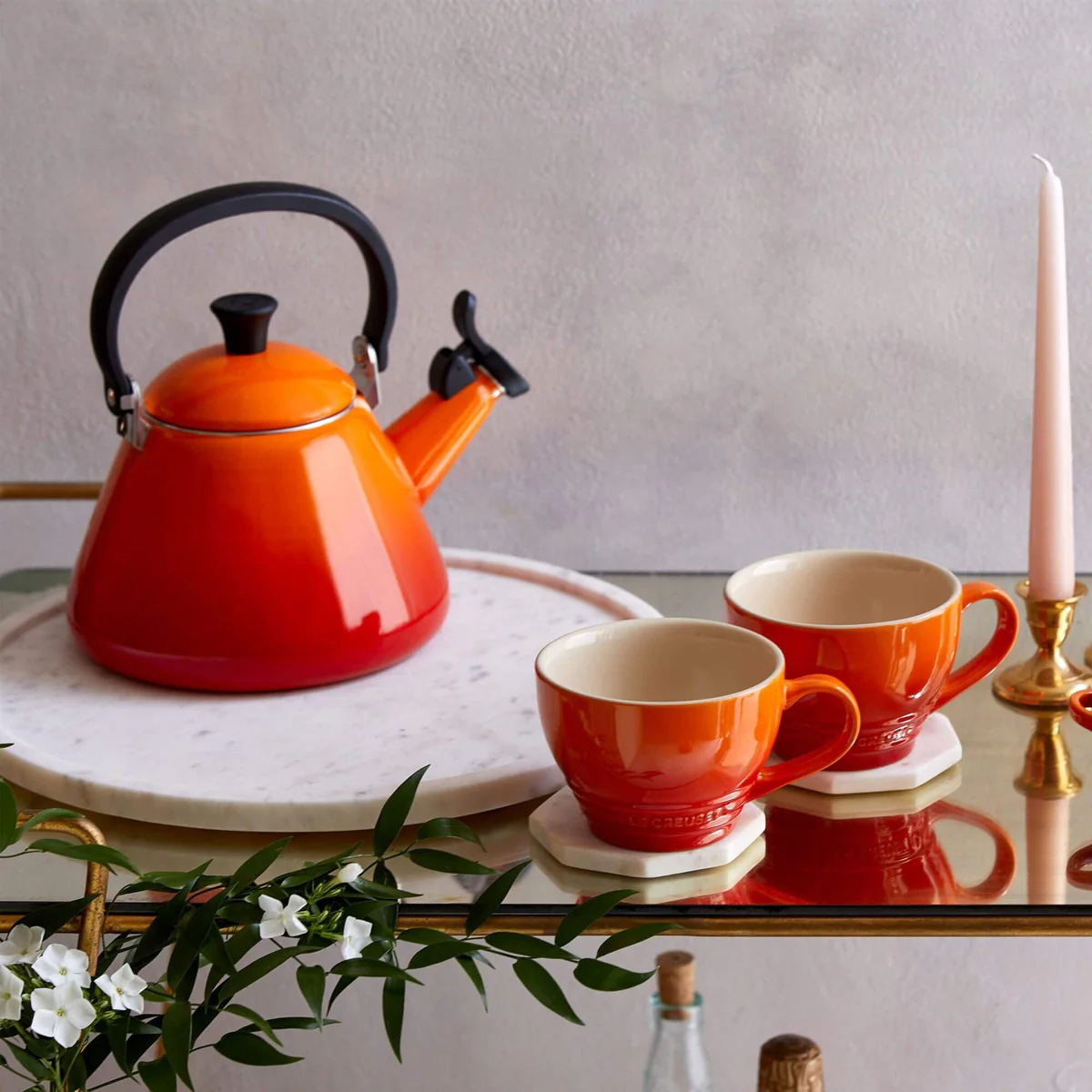 le-creuset-kone-fluitketel,-1,6l-oranjerood-sfeer