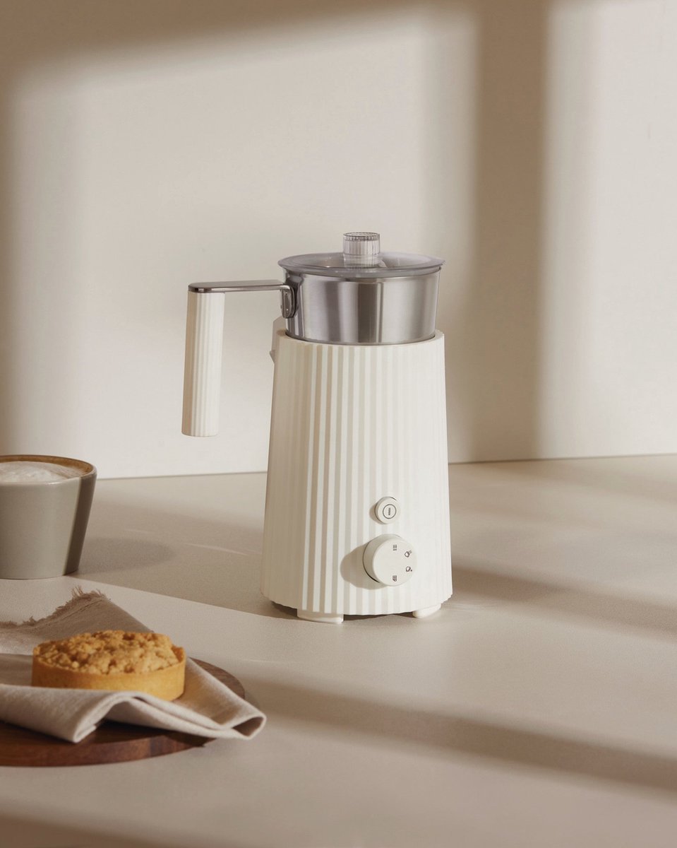 alessi-plisse-melkopschuimer-wit6.jpg