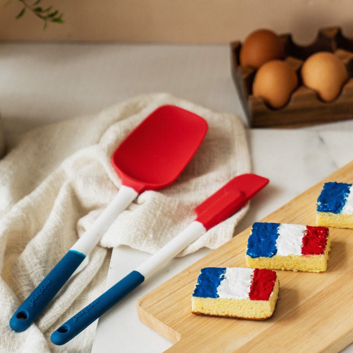 mastrad-all-silicone-pannenlikker-f10330-26cm-roodwitblauw