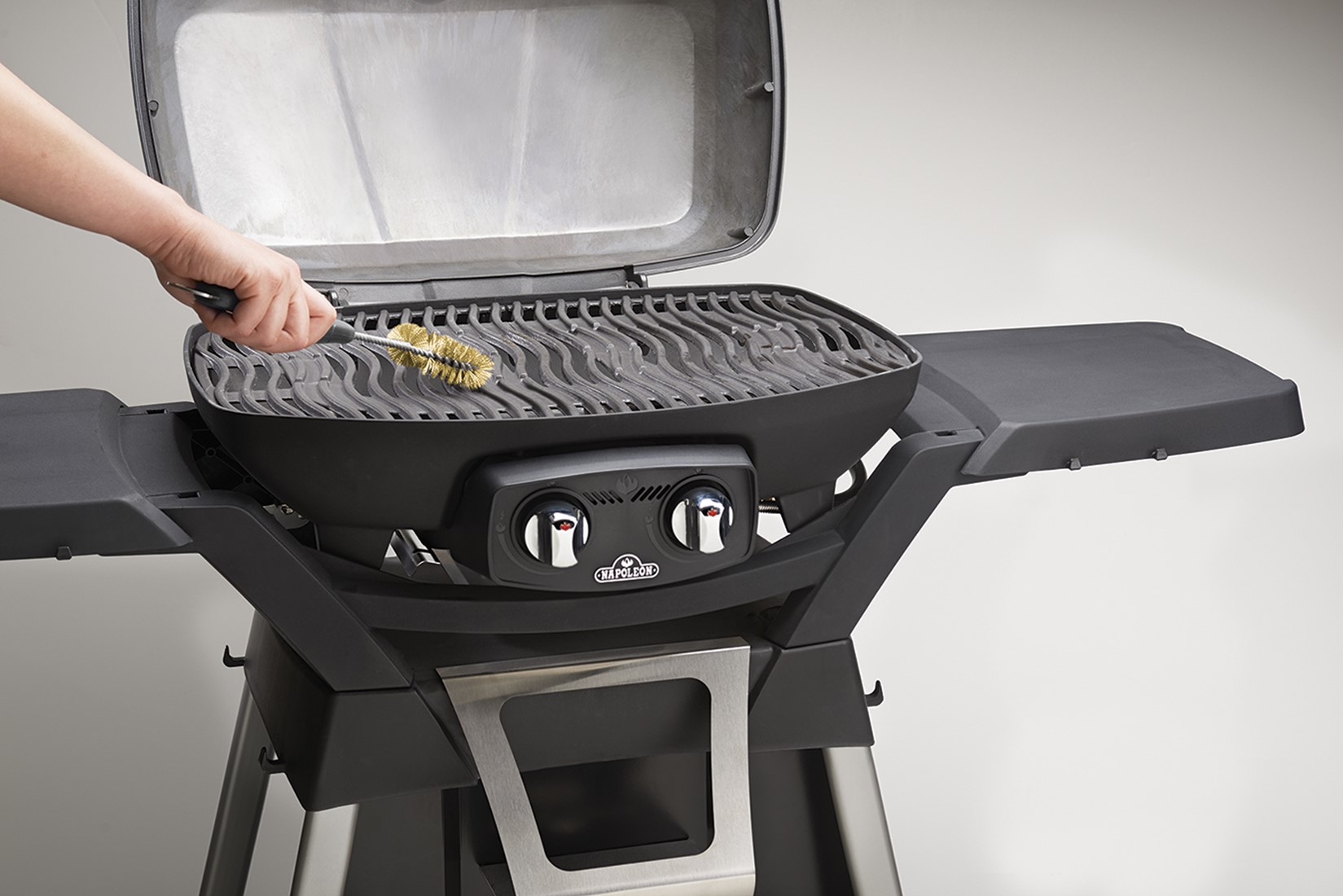 napoleon-driezijdige-grillborstel-met-flessenopener