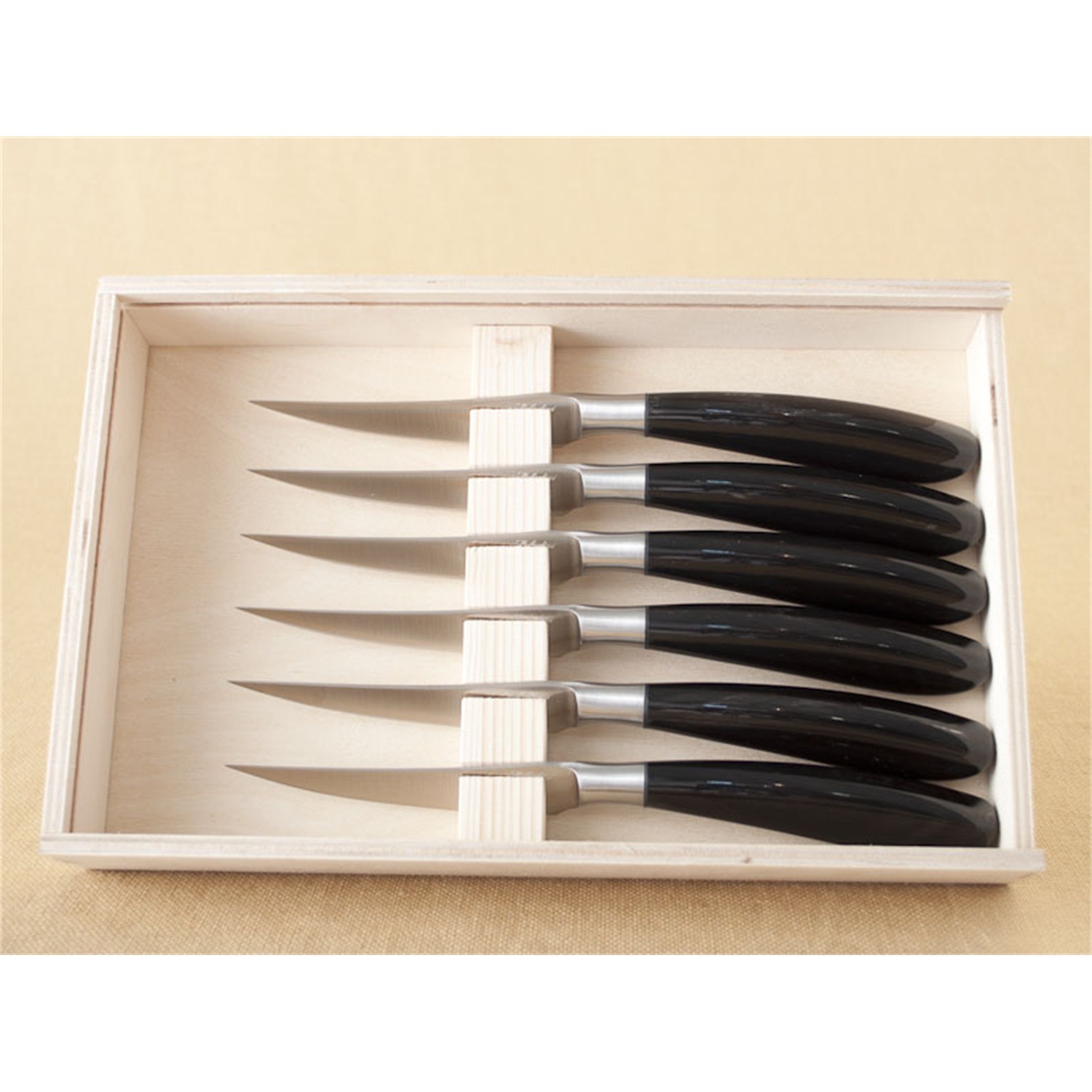 saladini-steakmessenset-6-delig-23cm-ossenhoorn