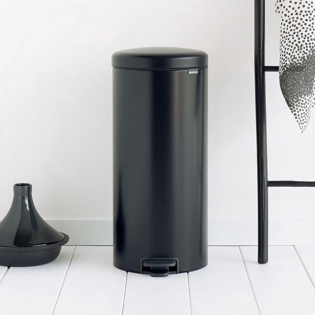 brabantia-newicon-pedaalemmer-30l-mat-zwart