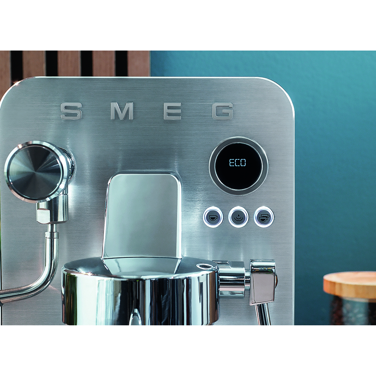 smeg-mini-pro-espressomachine-emc02whmeu,-mat-wit---sfeer-1