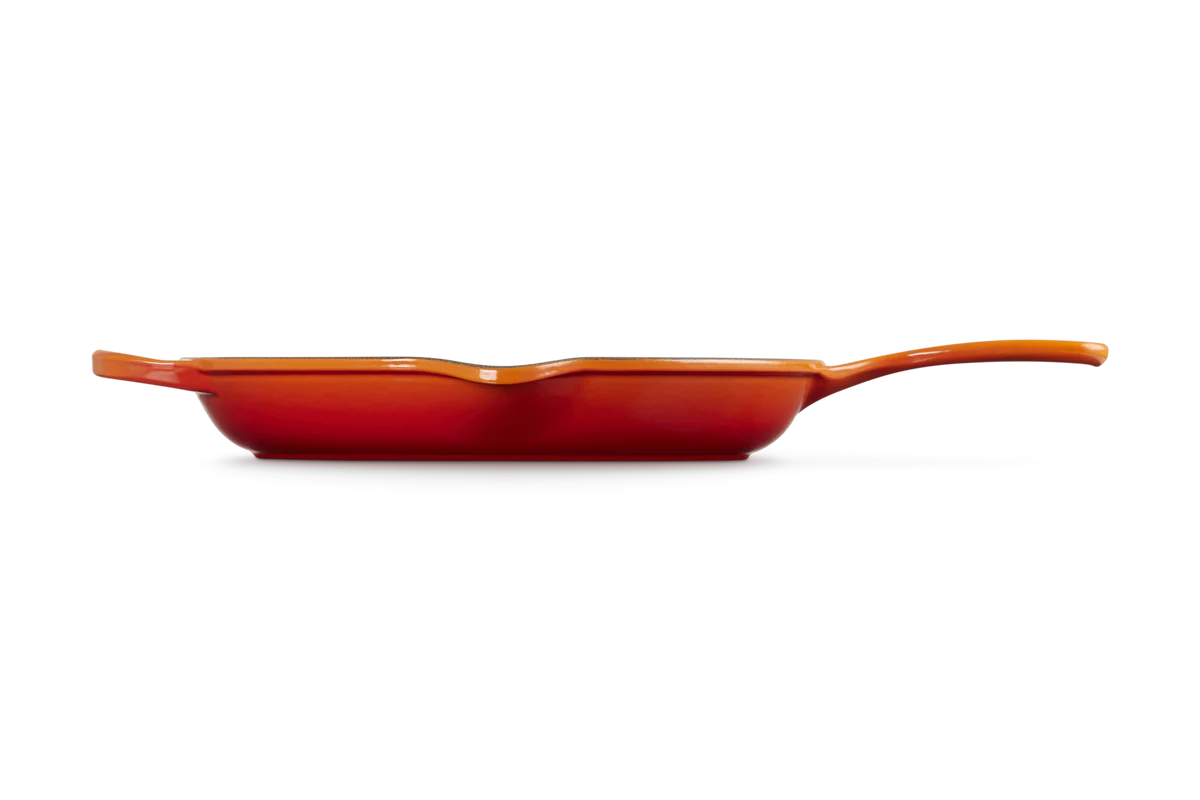 le-creuset-signature-skillet-30cm-oranjerood4.jpg