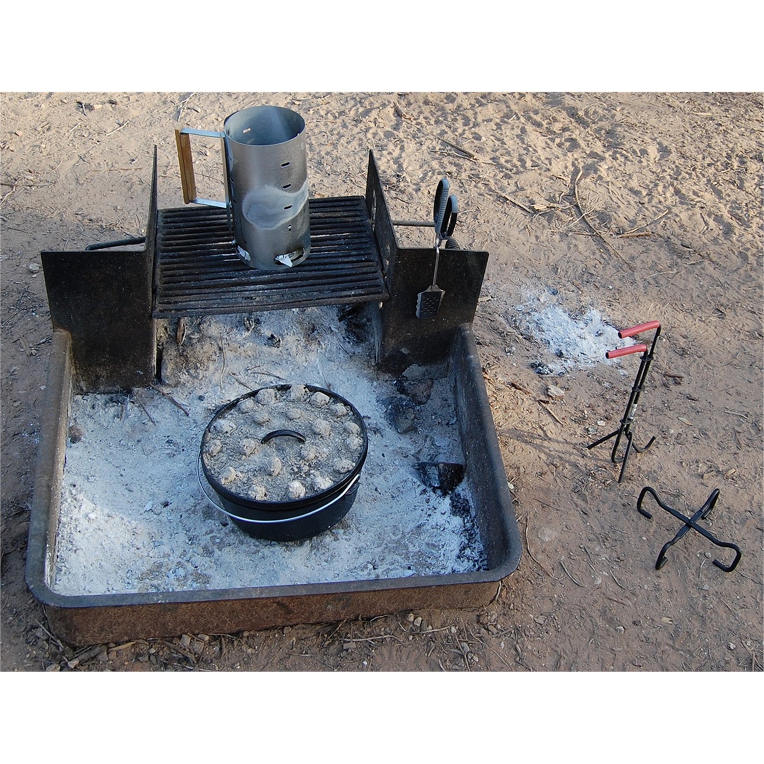 lodge-camp-dutch-oven-l6co3-15cm