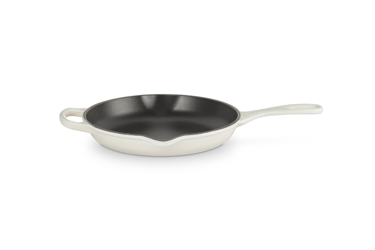 le-creuset-signature-skillet-30cm-meringue4.jpg
