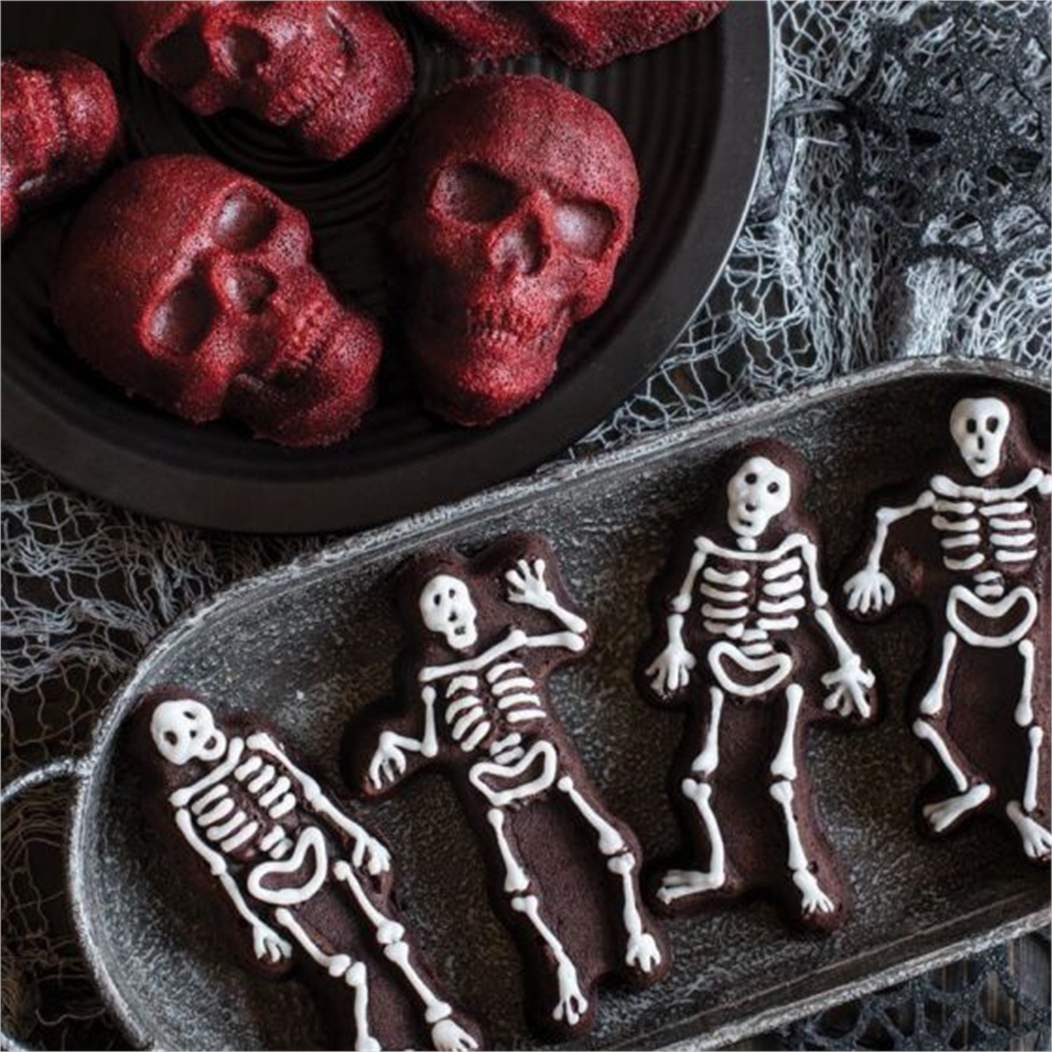 nordic-ware-spooky-skeleton-cakevorm-4-vaks-brons