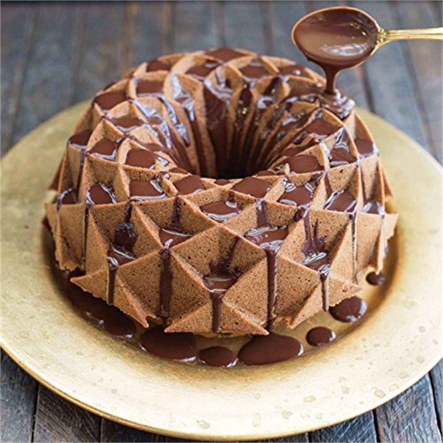 nordic-ware-jubilee-tulbandvorm-245cm-goud