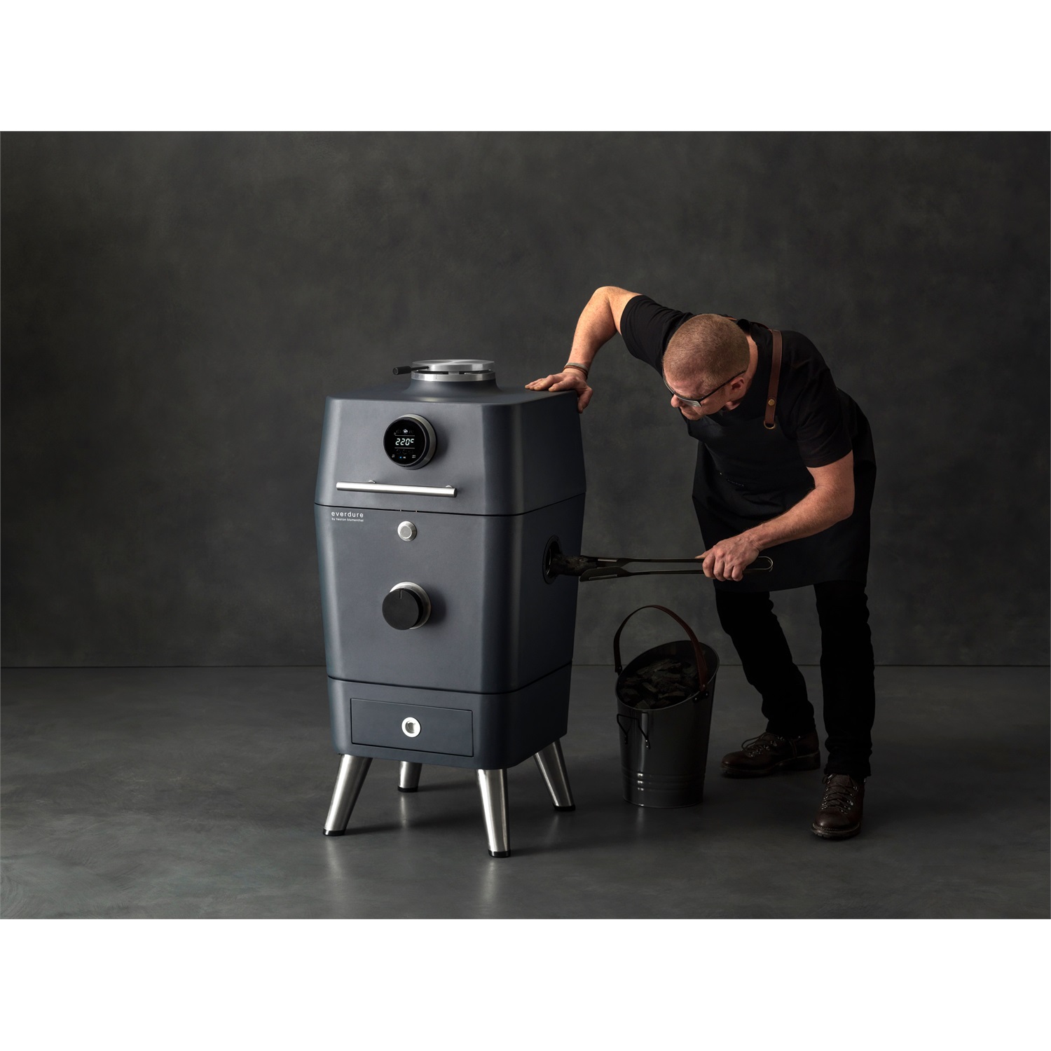 everdure-4k-houtskoolbarbecue-mat-zwart