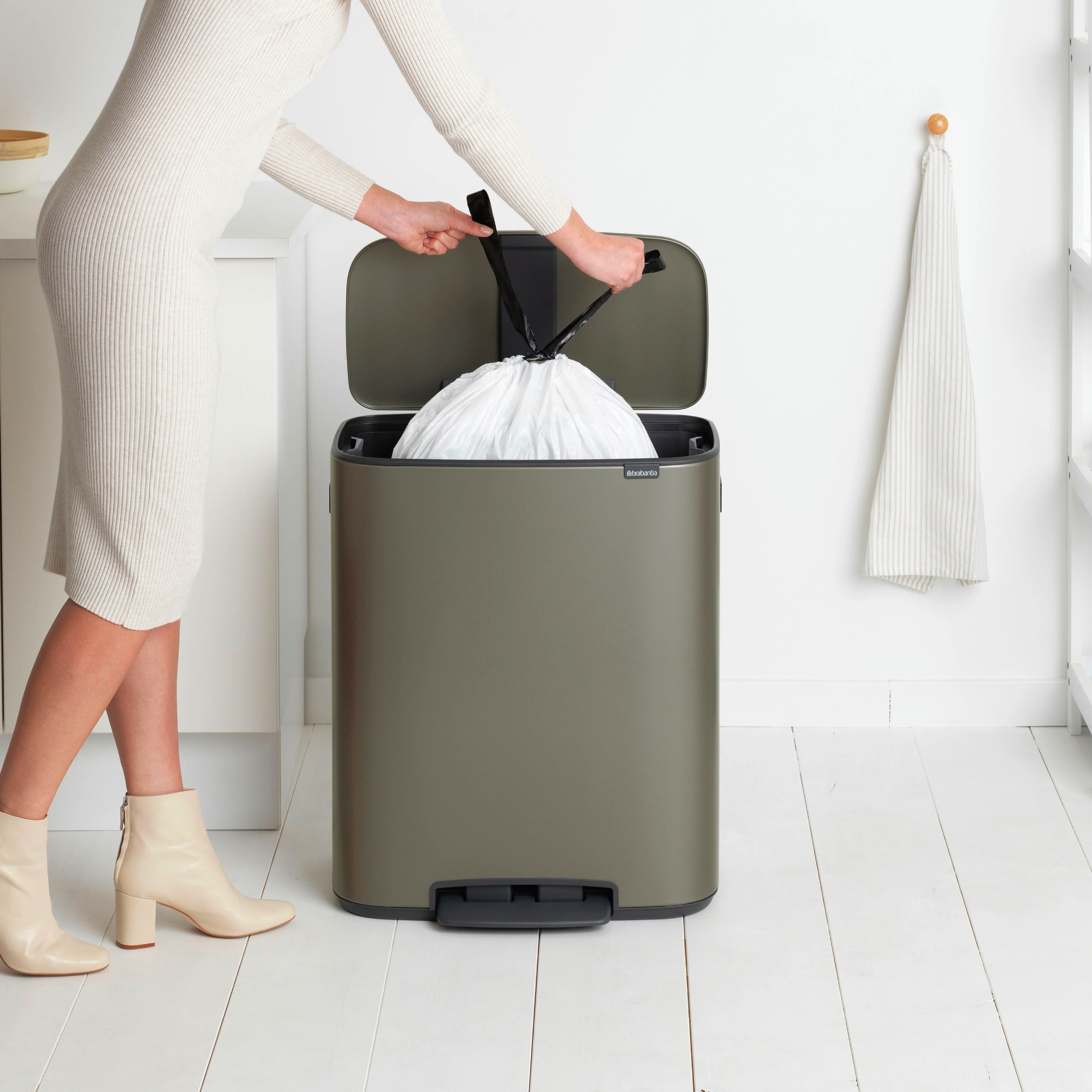 brabantia-bo-pedaalemmer-60l-platina