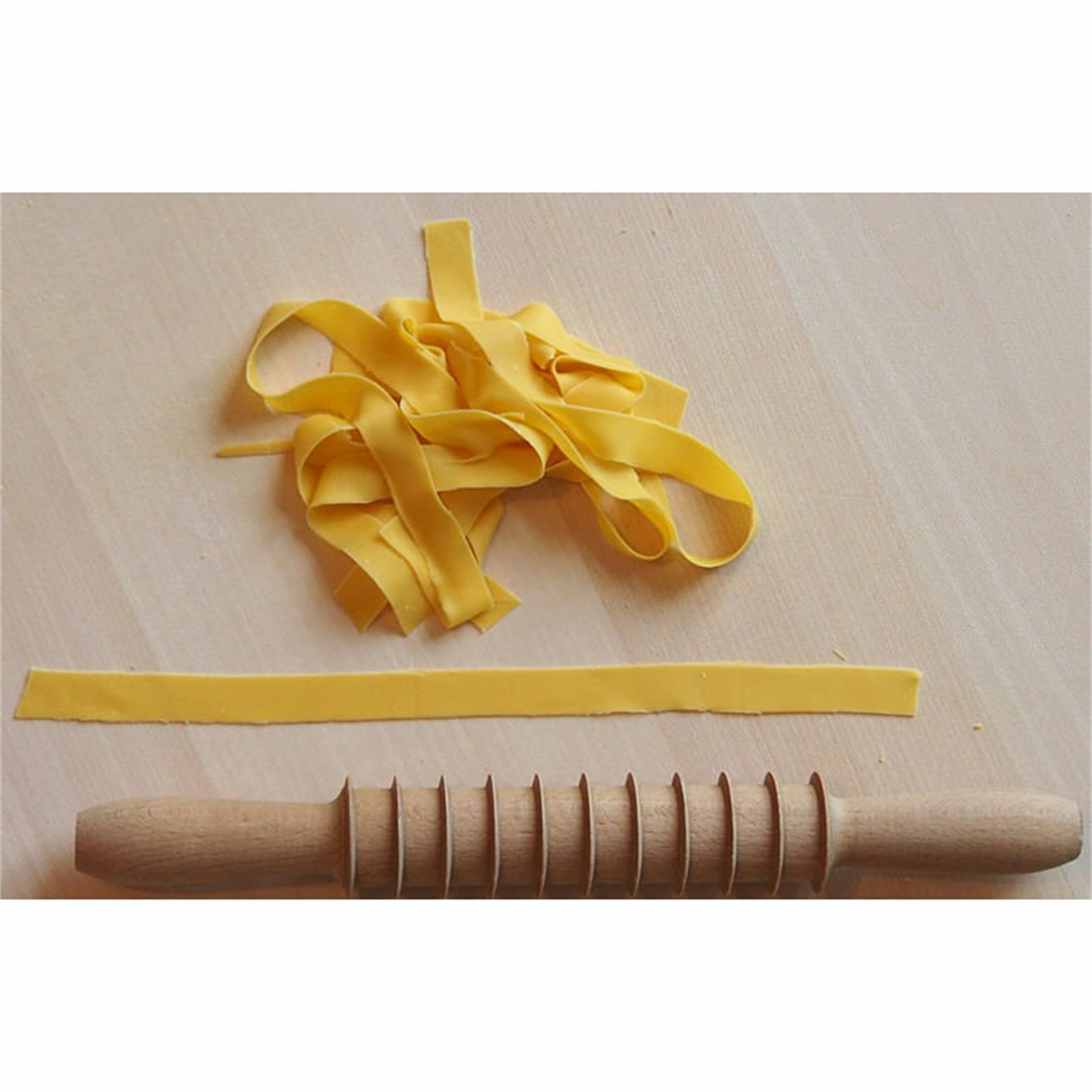 kookpunt-eppicotispai-pastaroller-pappardelle-32cm-beukenhout