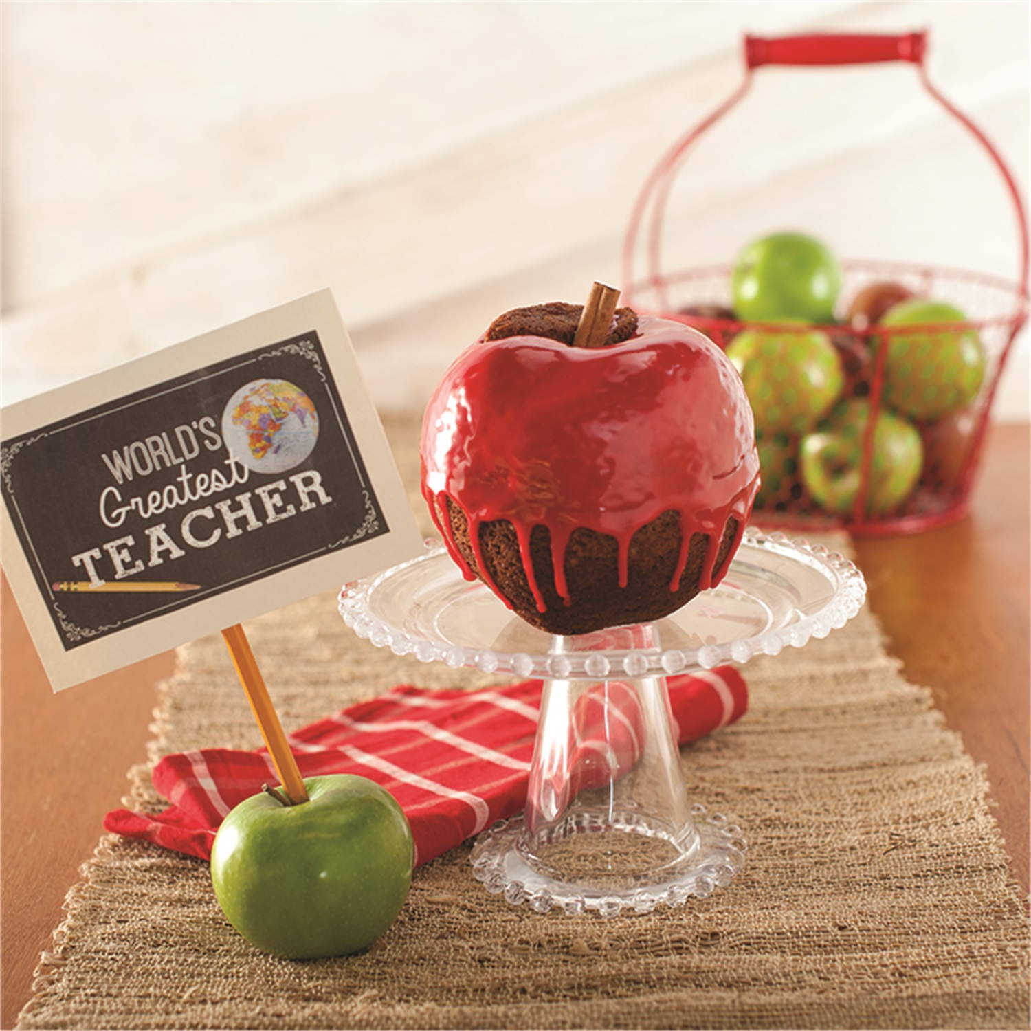 nordic-ware-3d-apple-cake-bakvorm-2-vaks-brons