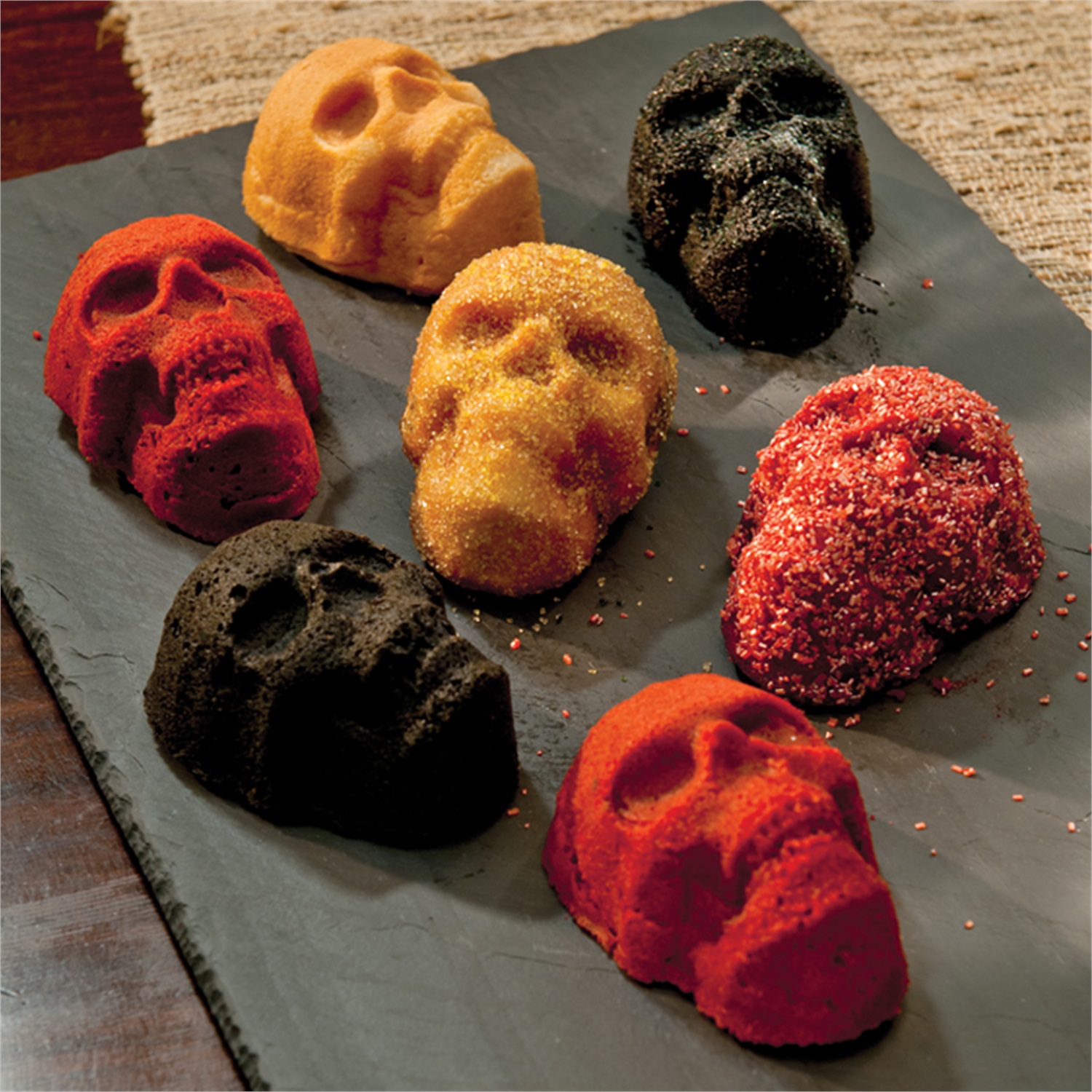 nordic-ware-haunted-skull-cakelet-bakvorm-6-vaks-zilver