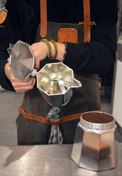 Koffiezetten met een percolator   schoonmaken