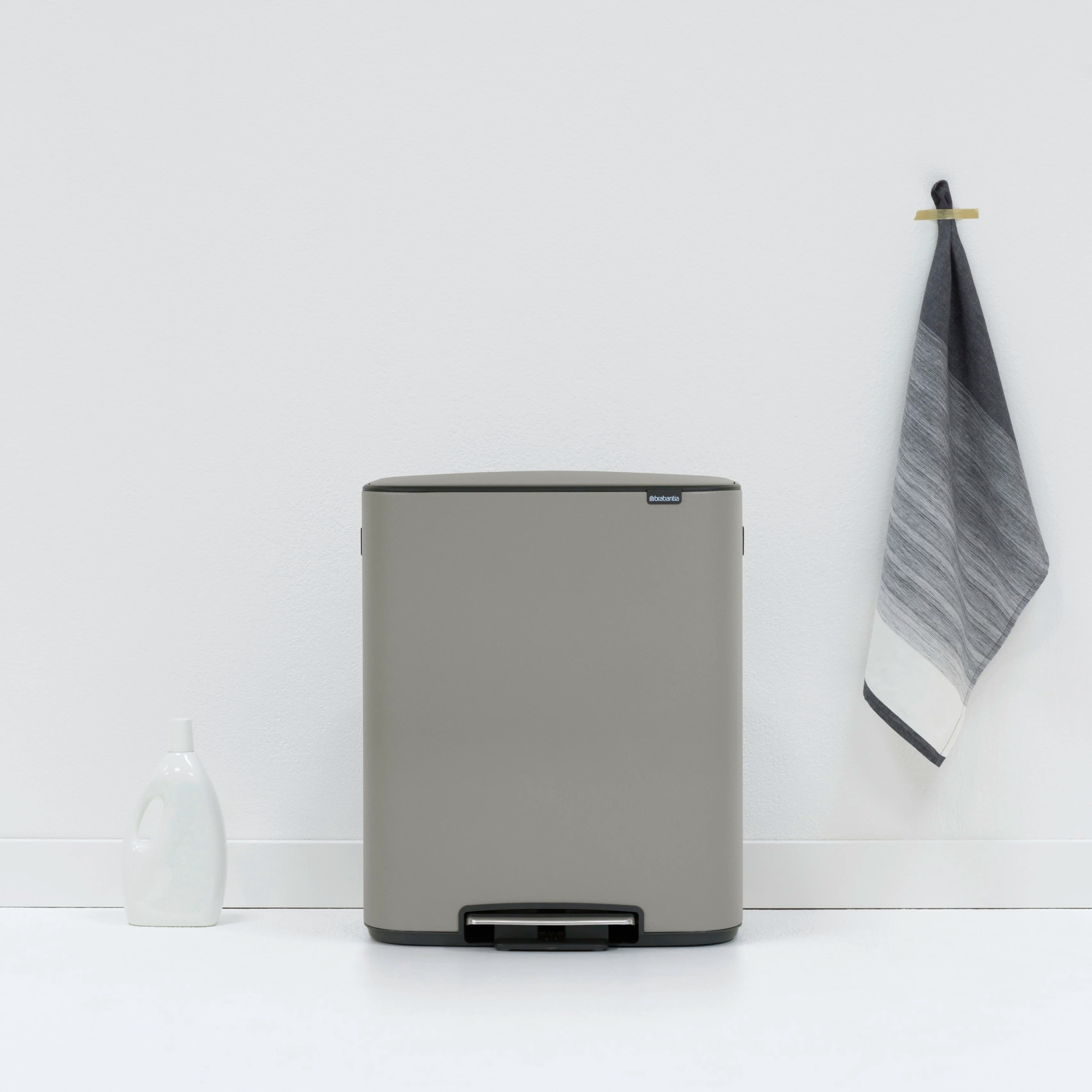 brabantia-bo-pedaalemmer-60l-betongrijs