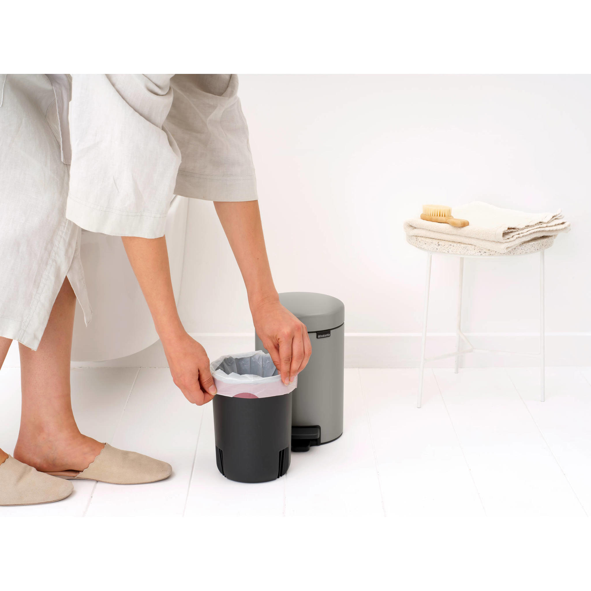 brabantia-newicon-pedaalemmer-3l-soft-grey6.jpg
