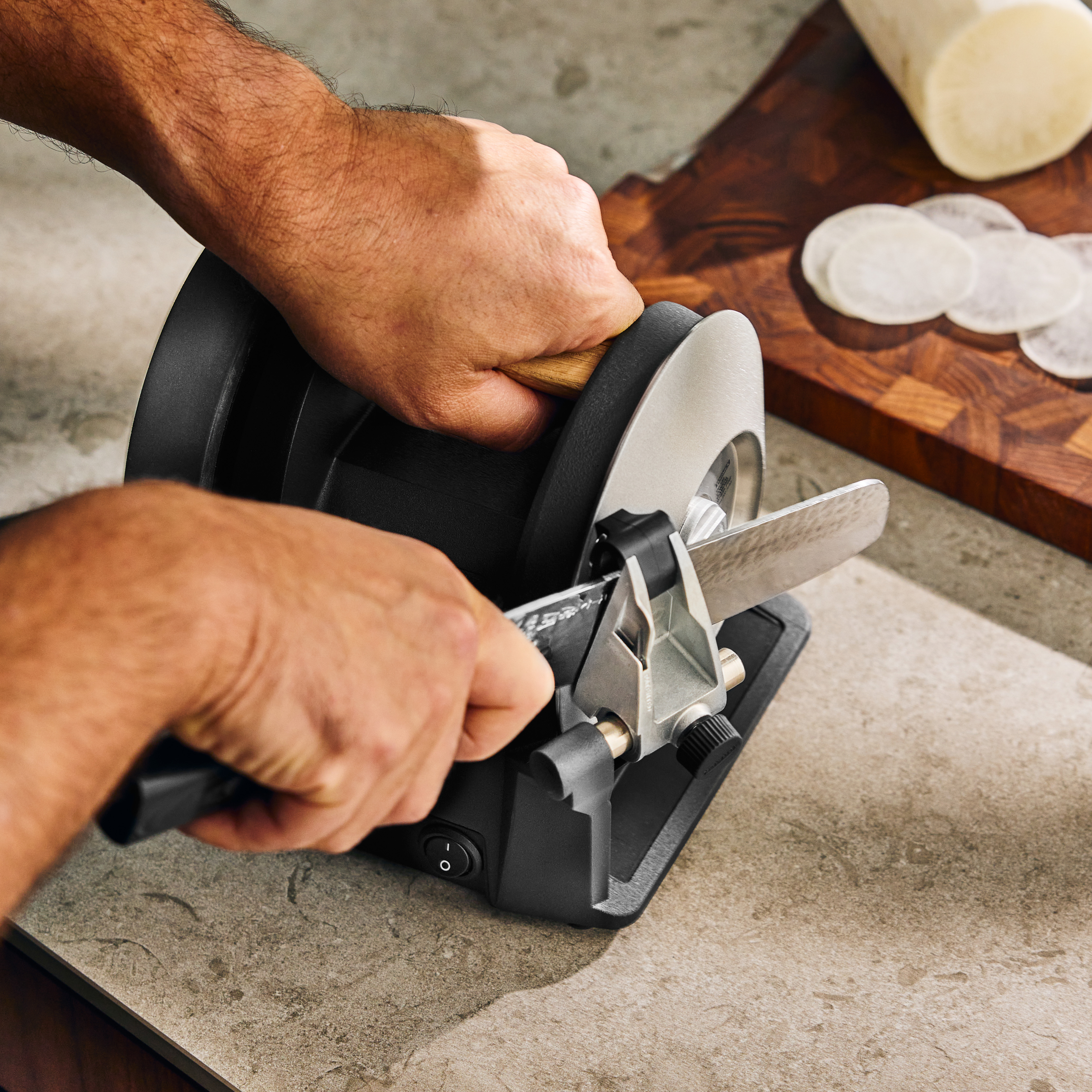 tormek_t-1_black_stone_kitchen_sharpening_1-1.jpg