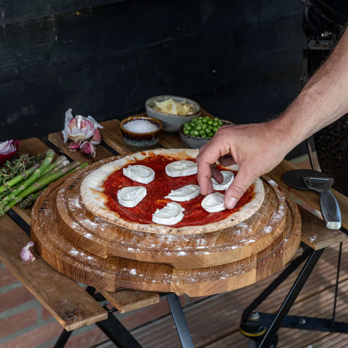 boska-pizzaplank-friends-l-34cm