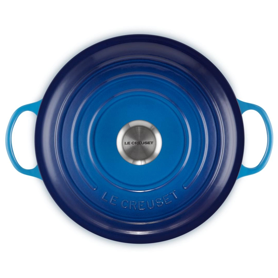 le-creuset-signature-marmite-braadpan-met-zwart-email-28cm-azure