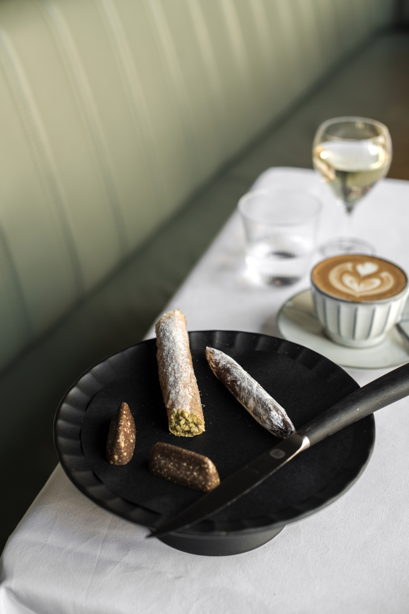 serax-inku-taartplateau-b5120254b-24cm-zwart