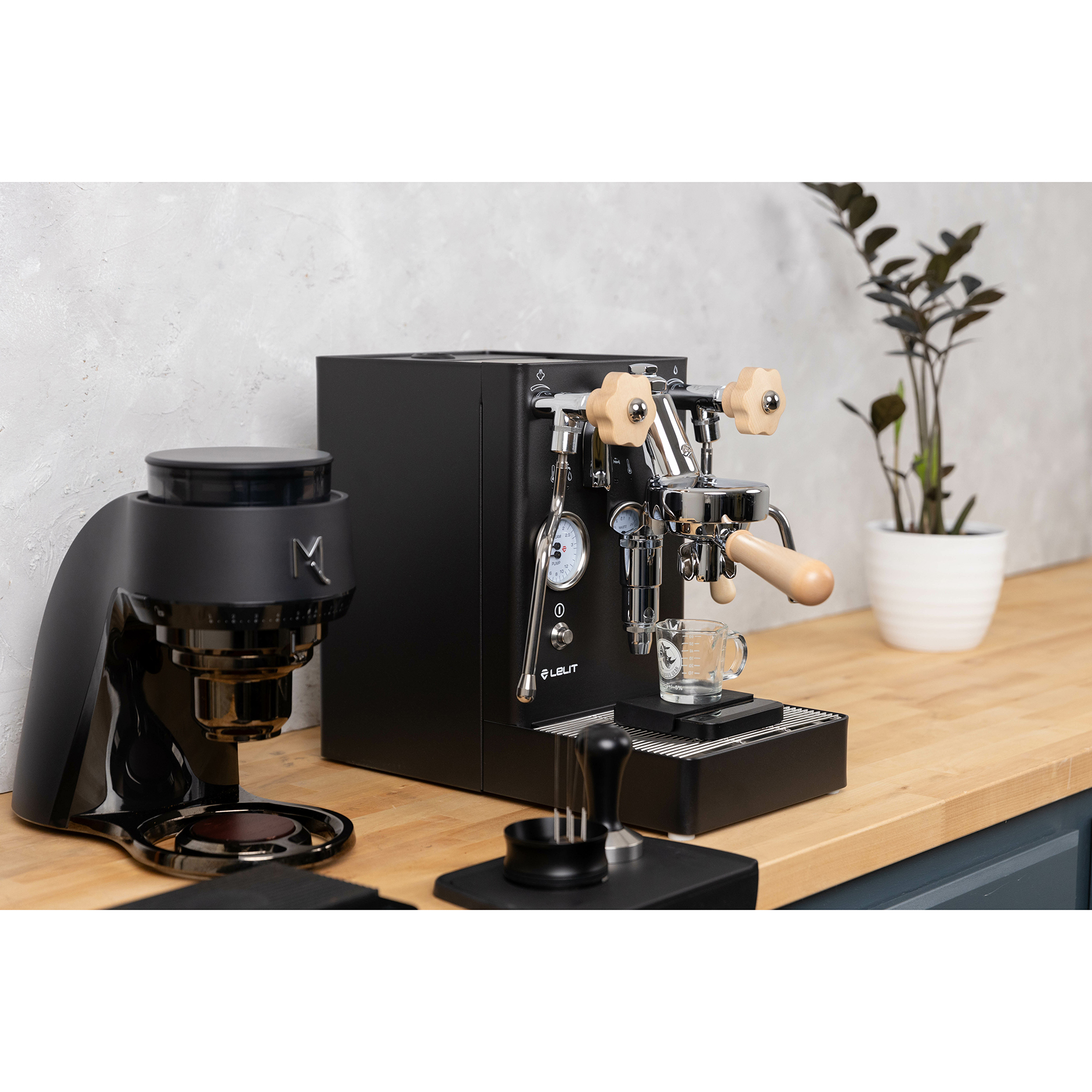lelit-mara-x-espressomachine,-zwart-sfeer