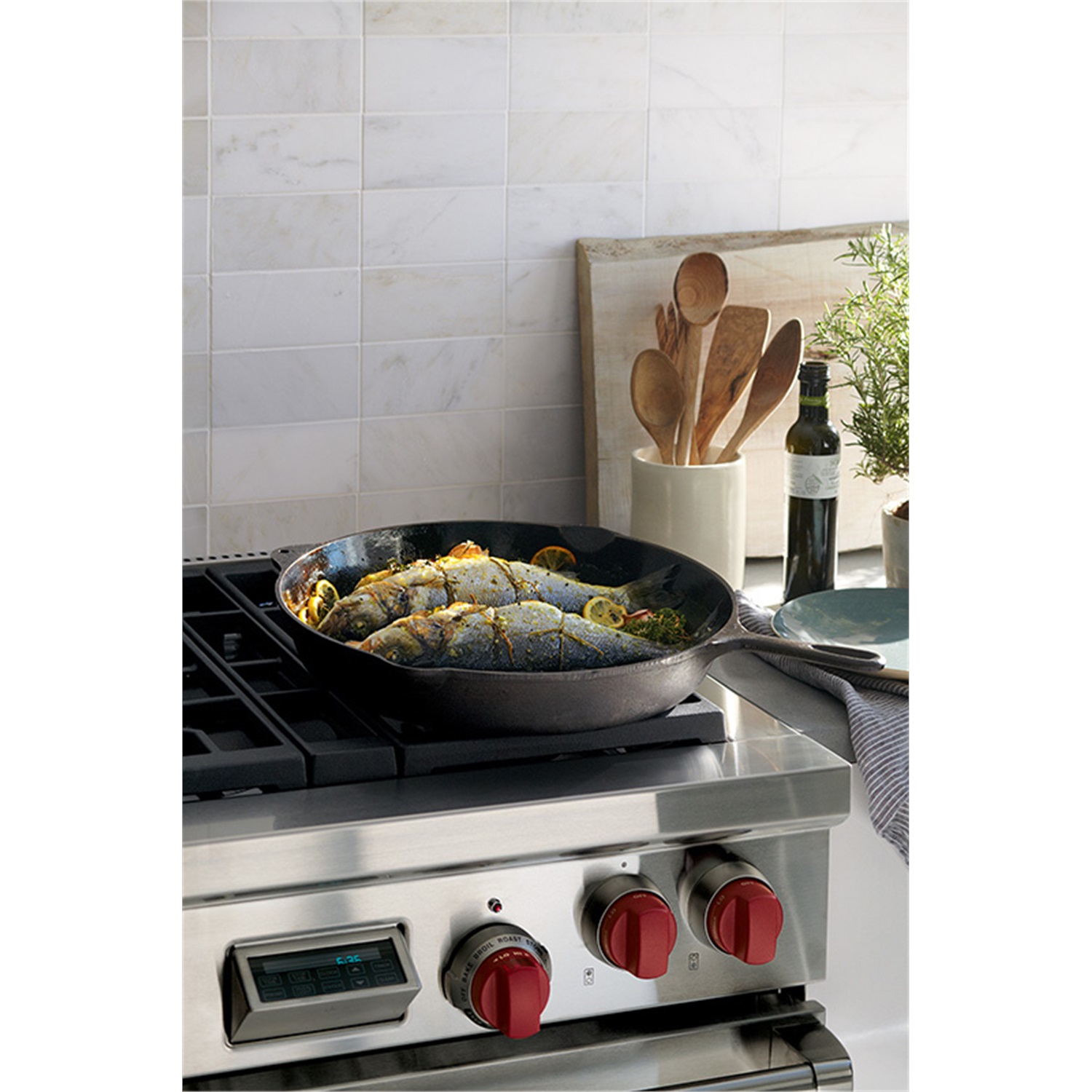 wolf-gas-elektrofornuis-icbdf366-rode-knoppen