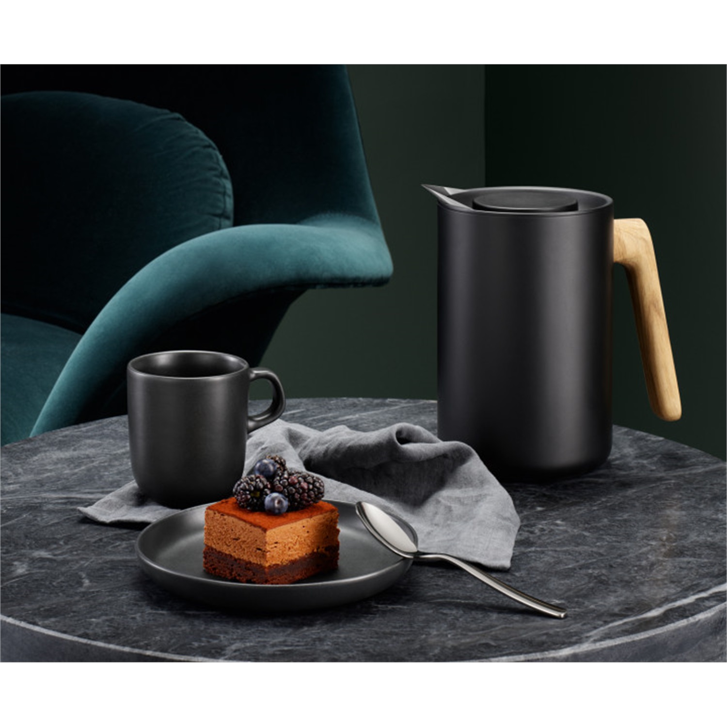 eva-solo-nordic-kitchen-vacuum-jug-thermoskan-1l-black