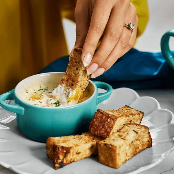 le-creuset-mini-cocotte-met-deksel-10cm-bleu-riviera5.jpg