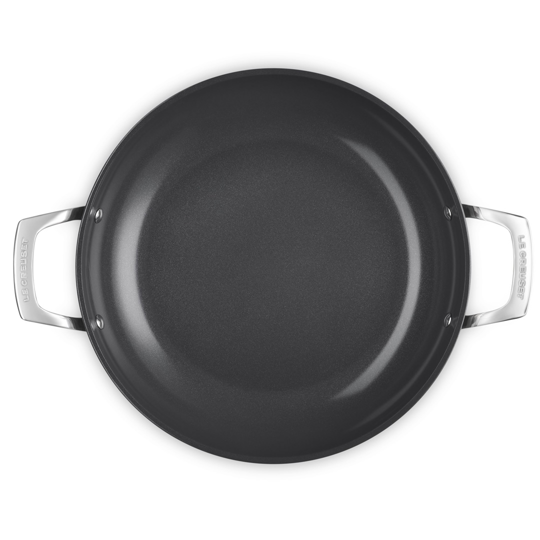 kookpunt-le-creuset-essential-non-stick-ceramic-provençaalse-sauteerpan-met-glasdeksel,-30cm-5