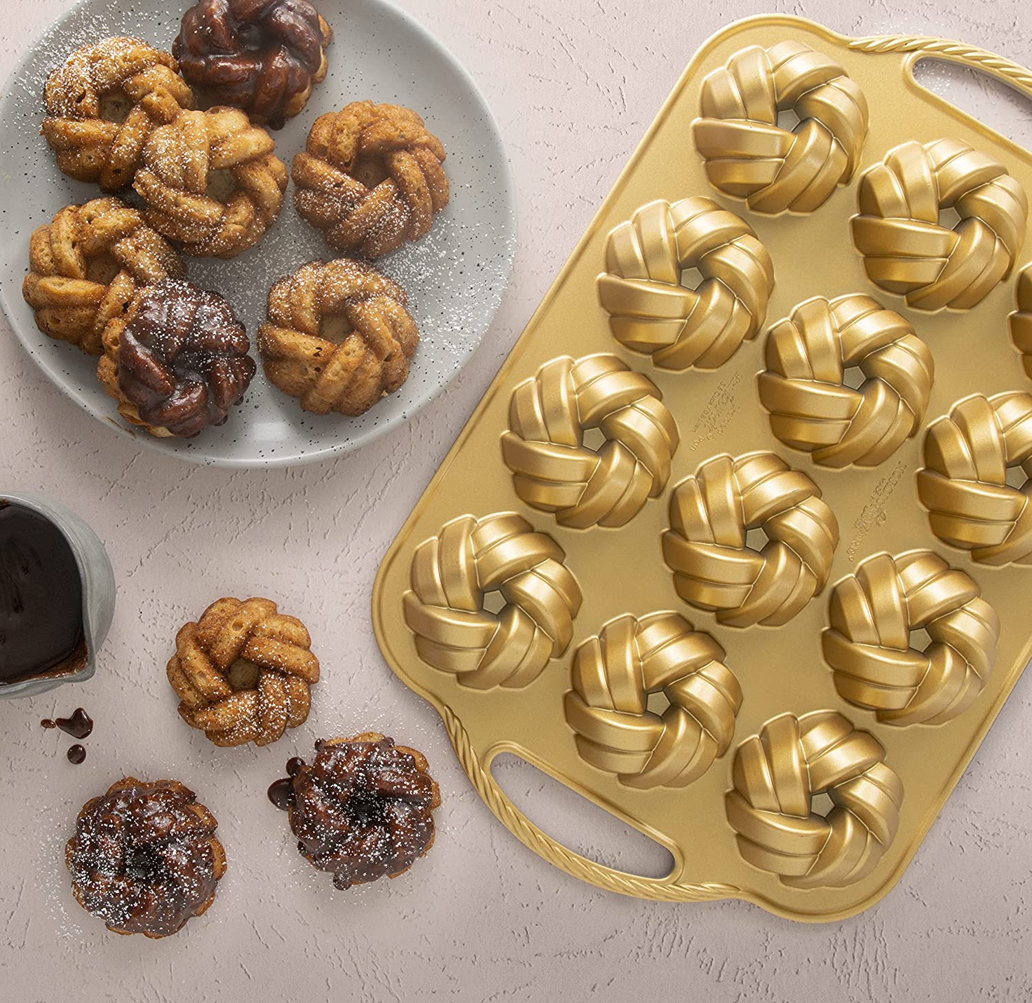 nordic-ware-braided-bundt-mini-tulbandvorm-12-vaks-goud