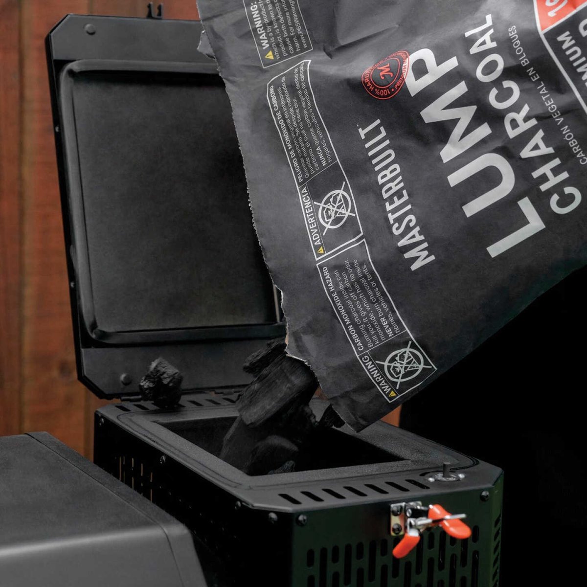 masterbuilt-lump-charcoal-7kg-2.jpg