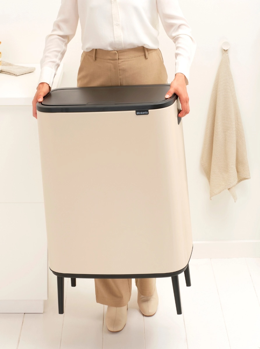 brabantia-bo-touch-bin-hi-afvalemmer-60l-soft-beige7.jpg