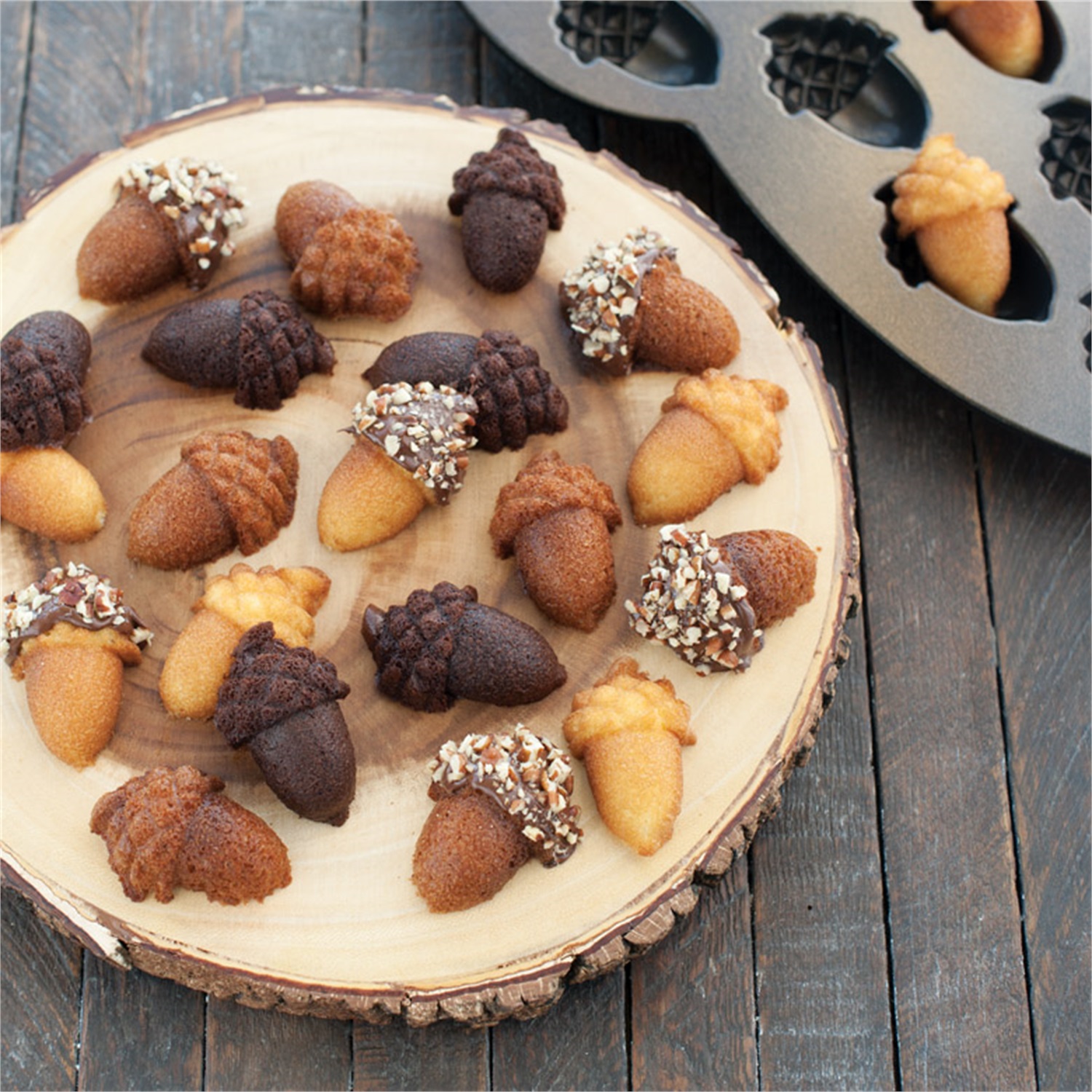 nordic-ware-acorn-cakelet-bakvorm-19-vaks-brons