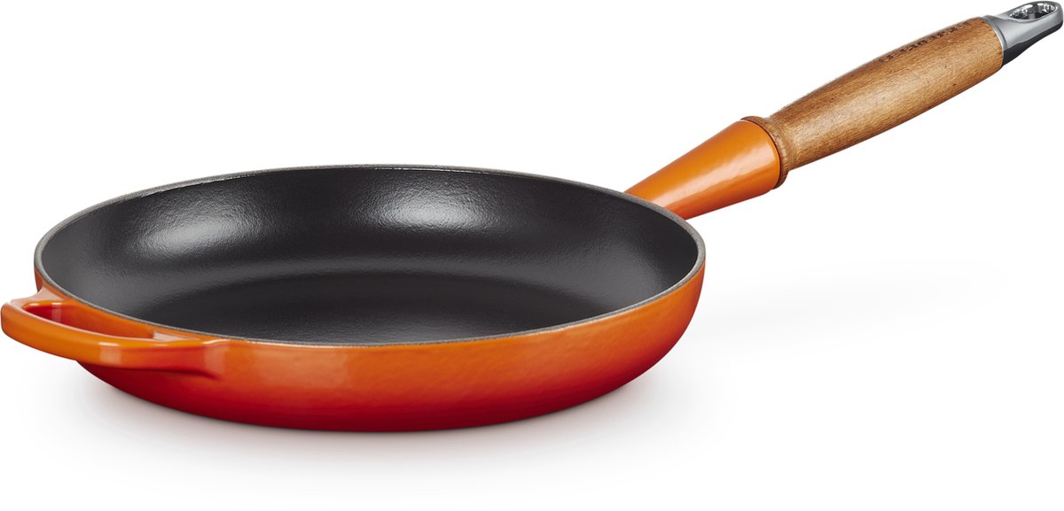 le-creuset-signature-koekenpan-met-houten-steel-24cm-oranjerood2.jpg