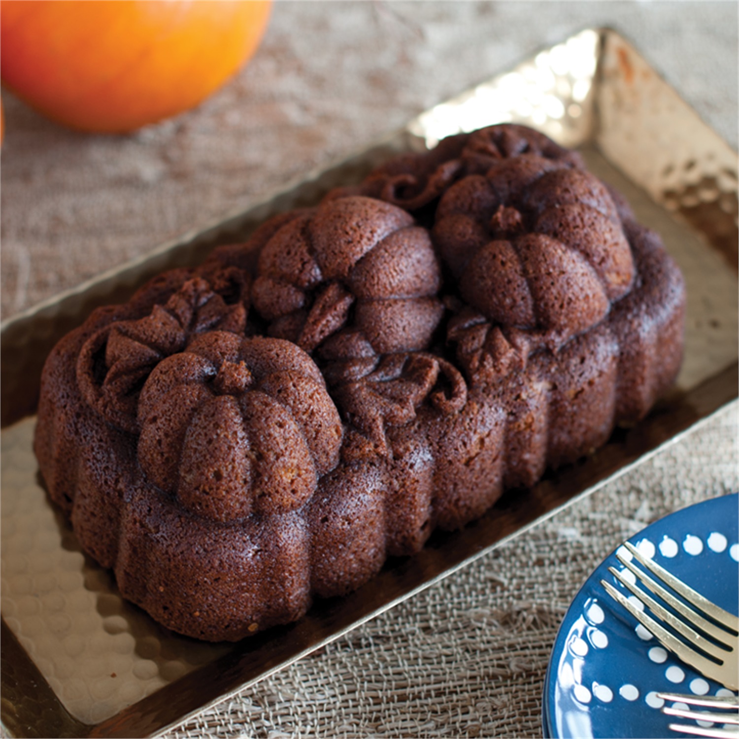 nordic-ware-botanical-pumpkin-loaf-bakvorm-28x14cm-brons