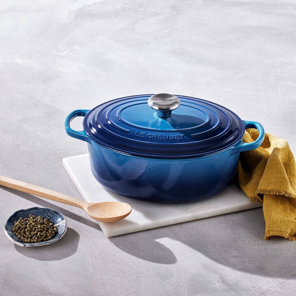 le-creuset-signature-braadpan-ovaal-31cm-azure_40