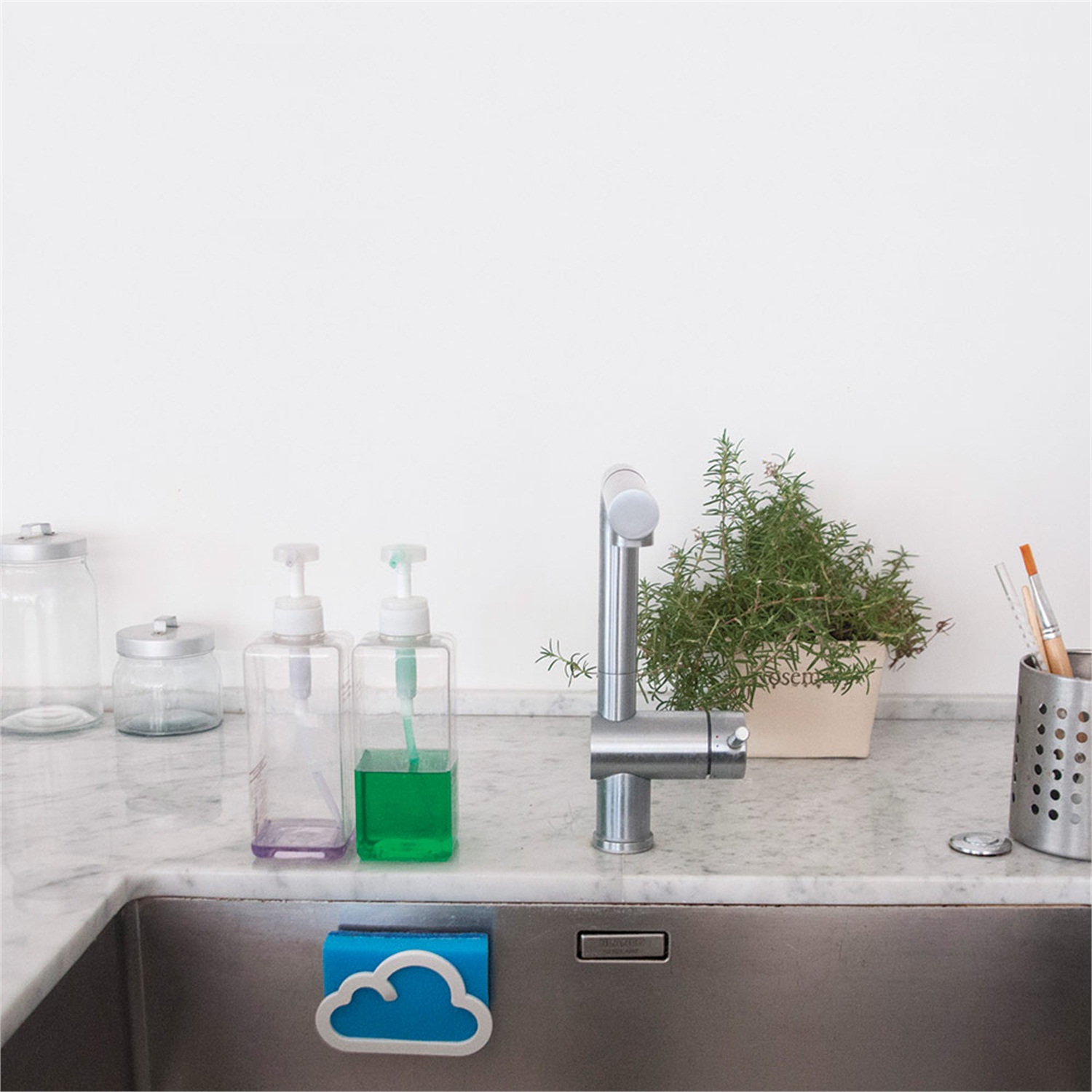 monkey-business-cloudy-sponshouder