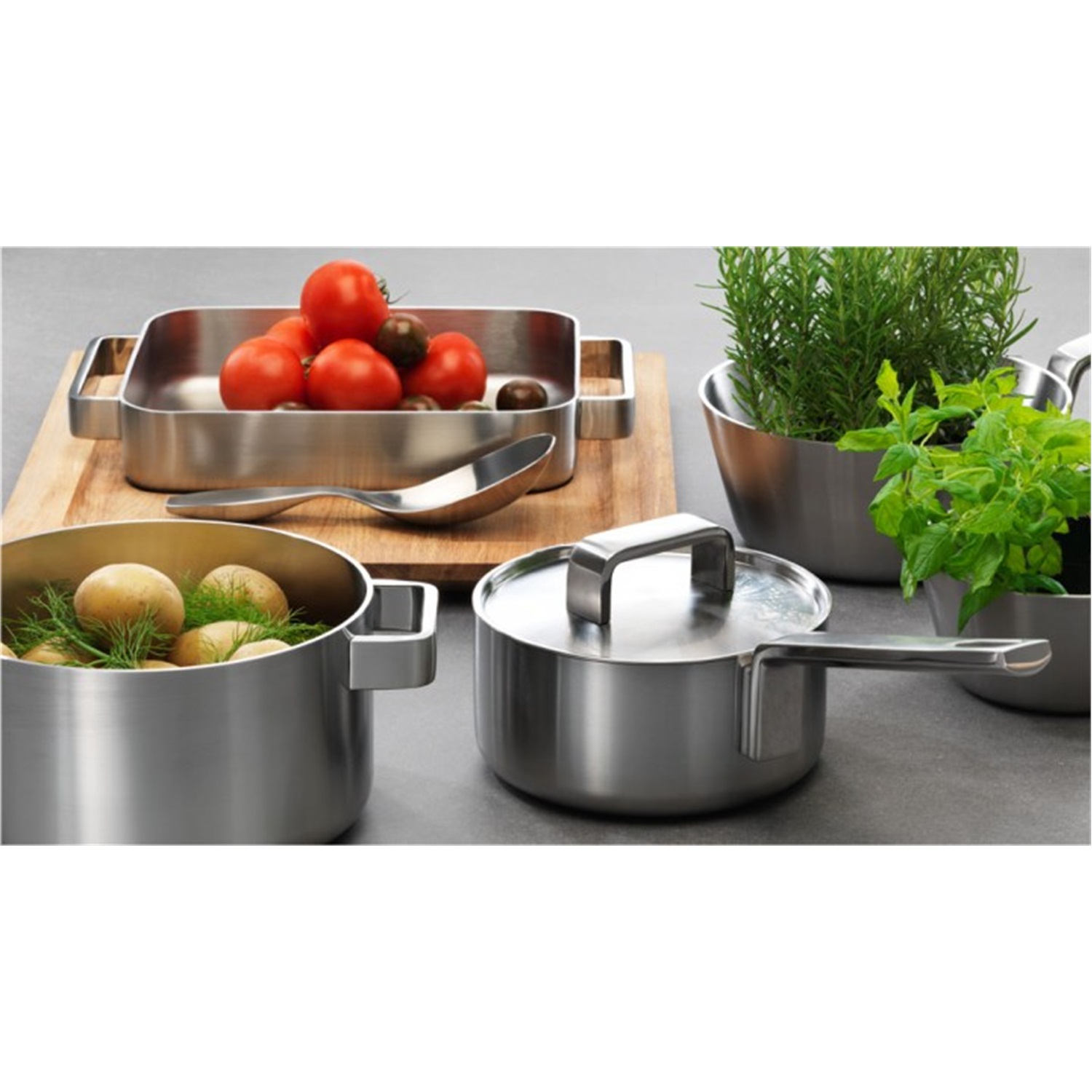 iittala-tools-kookpan-laag-met-deksel-18cm