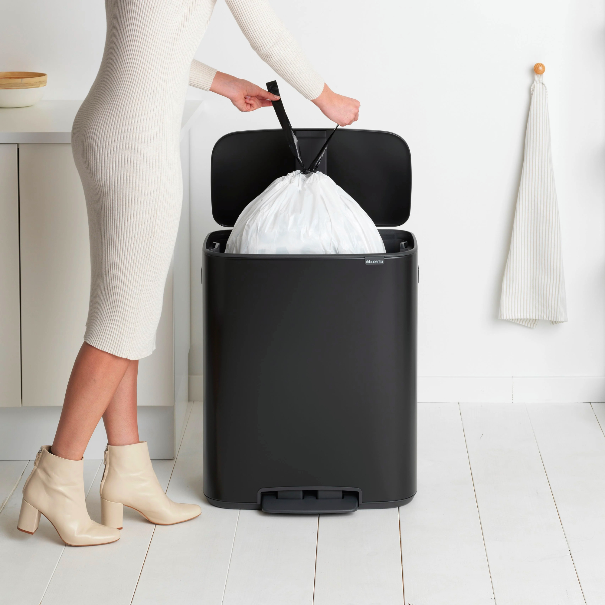brabantia-bo-pedaalemmer-60l-mat-zwart_10