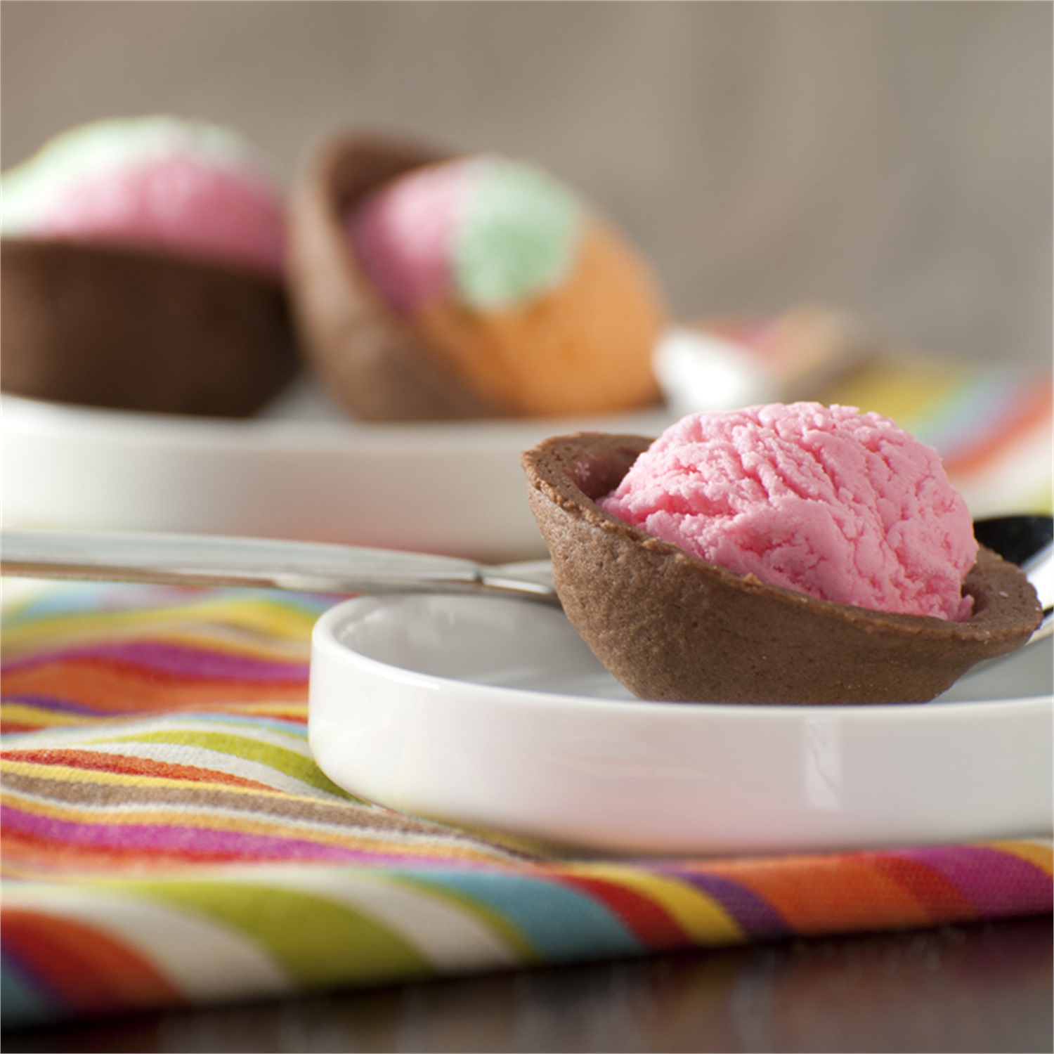 nordic-ware-cookie-cups-bakvorm-12-vaks-roze