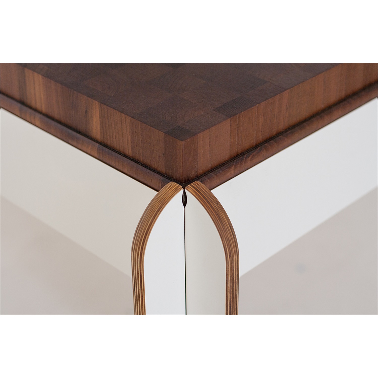 modubilo-statafel-hoog-met-acaciahouten-blad-105cm