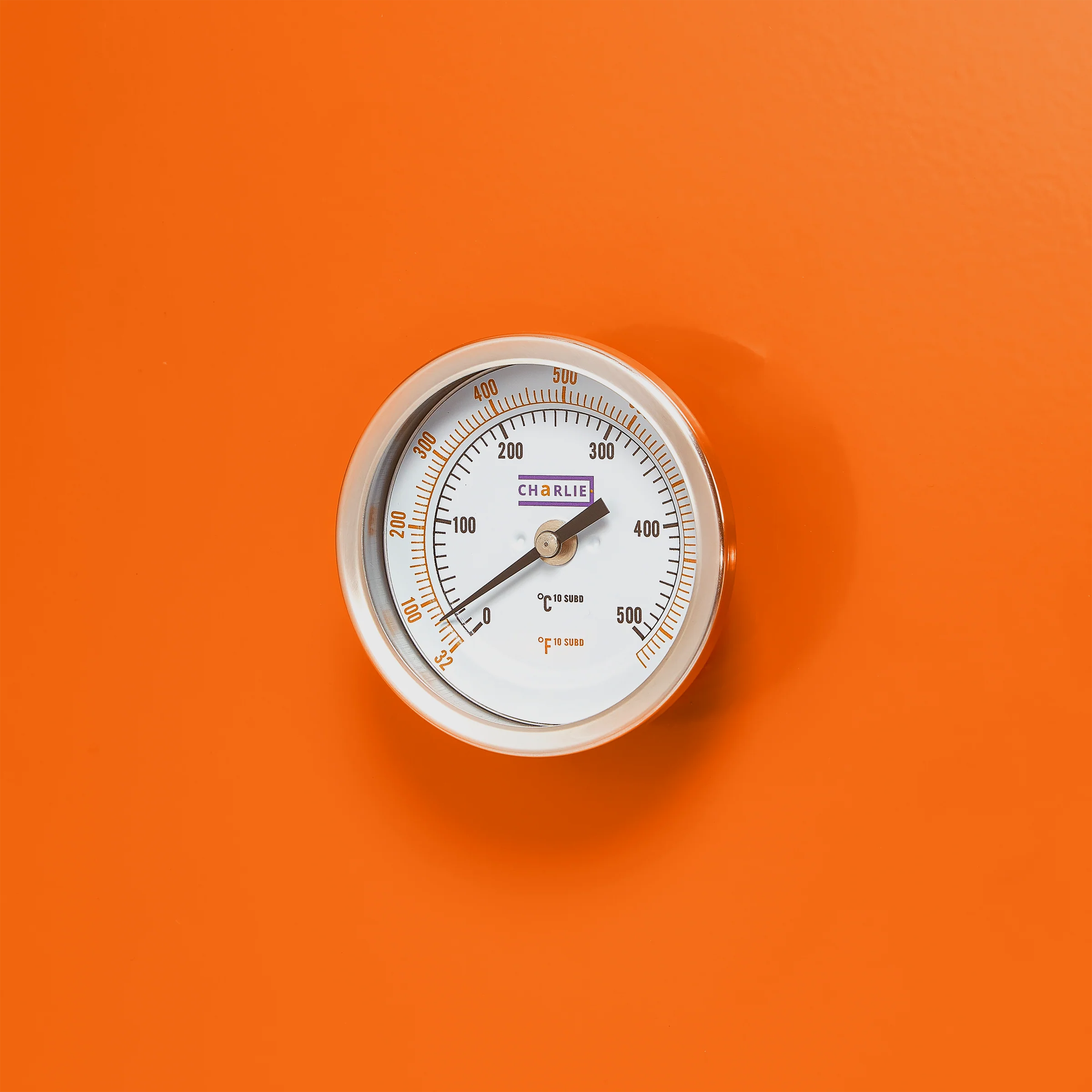 charlie-charcoal-oven-saffron_4webp