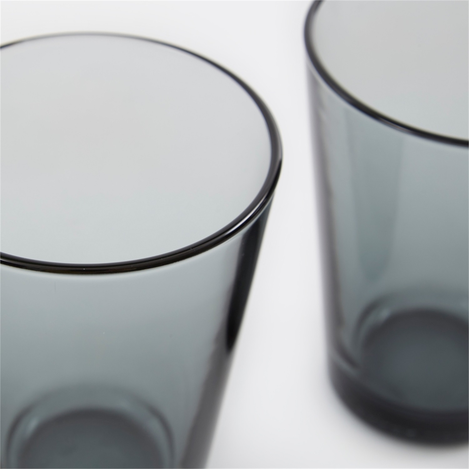 iittala-kartio-waterglazen-04l-grijs-2-stuks