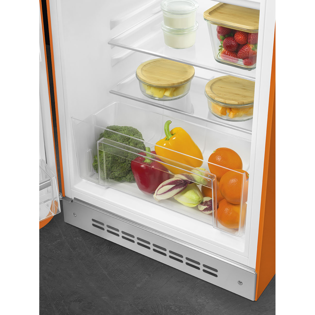 smeg-jaren-50-koelkast-met-vriesvak-fab10lor6-oranje-linksdraaiend6.jpg