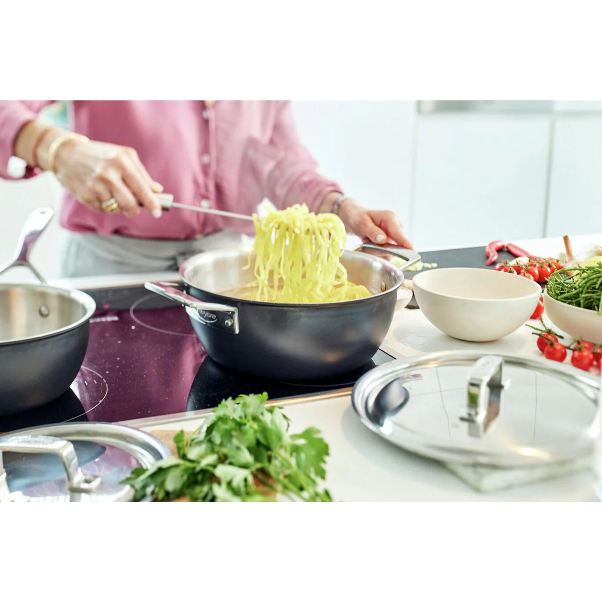 demeyere-black-5-conische-braadpan,-24cm5