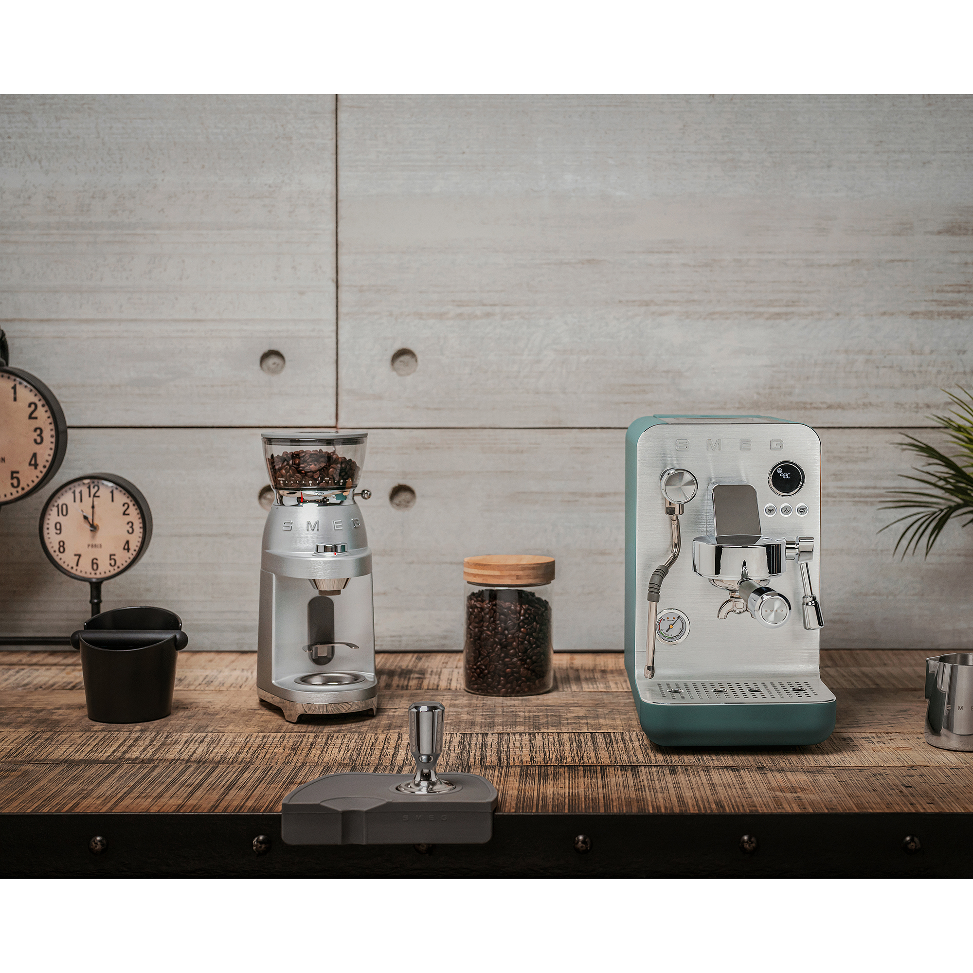 smeg-koffiemolen-cgf02sseu-aluminium