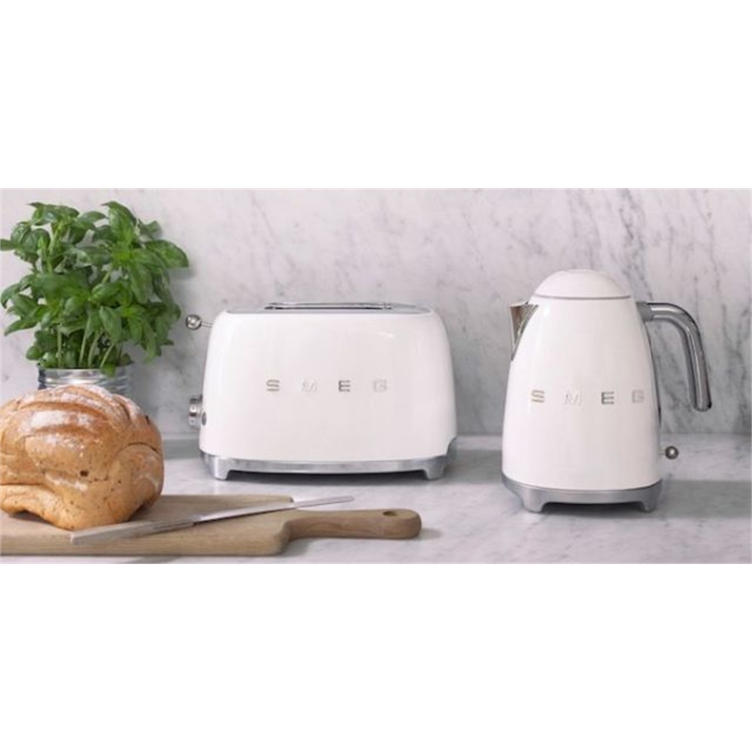 smeg-waterkoker-klf03wheu-wit