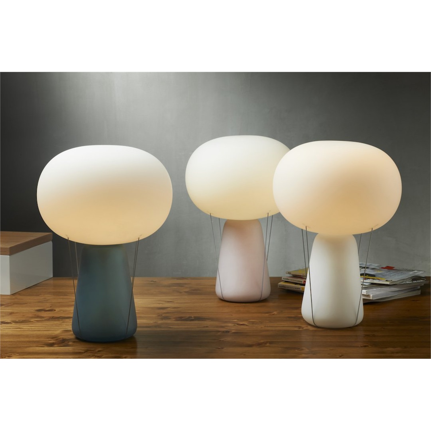 nude-blow-lamp-opal-blauw