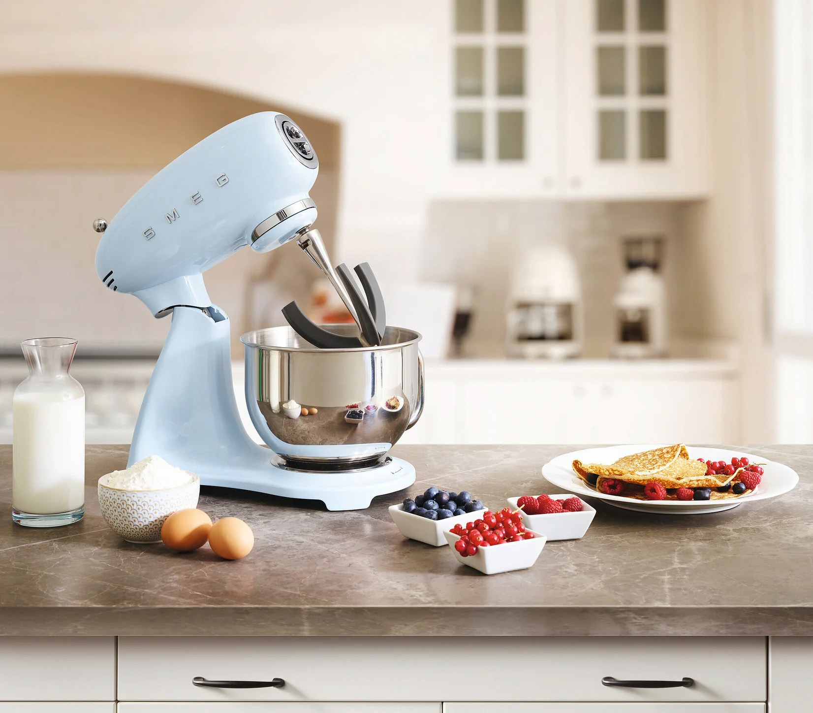 smeg-standmixer-lichtblauw